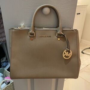 Michael Kors Beige Purse with Shoulder Strap Option
